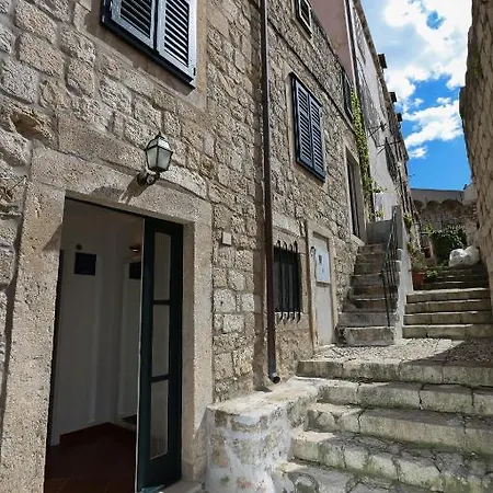 Doria Apartment